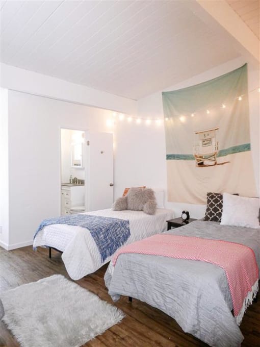 Bedroom at the Wave