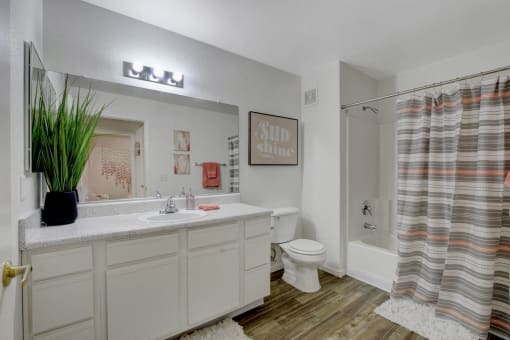 Second Bathroom at The Dresden, Las Vegas, Nevada