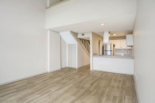 Nova Highland Interior