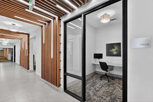 A hallway with a sign at Refinery at Pointe17 Apartments, Phoenix, AZ, 85085