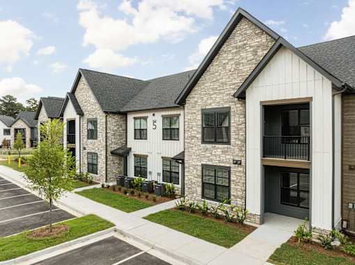 Exterior Landscape at The Levi Luxury Apartments, McDonough, GA, 30253