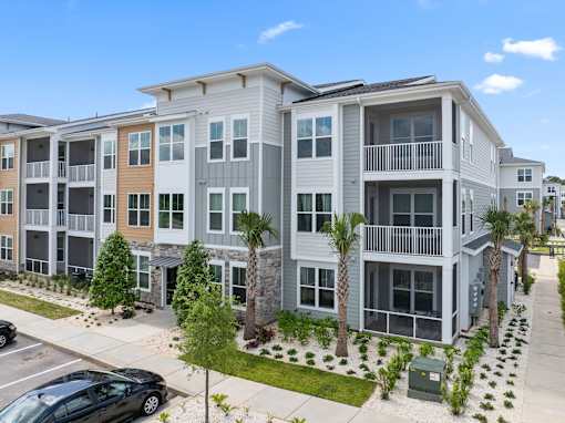 Building Exterior View at The Quinn Luxury Apartments, Pensacola, FL, 32526