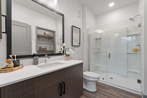 Luxurious Bathroom at The Quinn Luxury Apartments, Pensacola, FL
