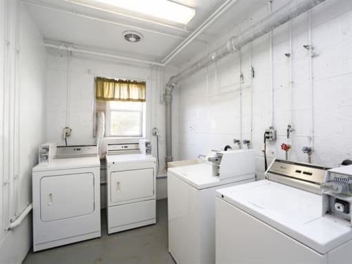 Laundry Room  at Pacific Highlands Apartments, Natrona Heights