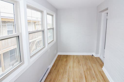 Sunroom at 105 Clarke Apartment suites for rent