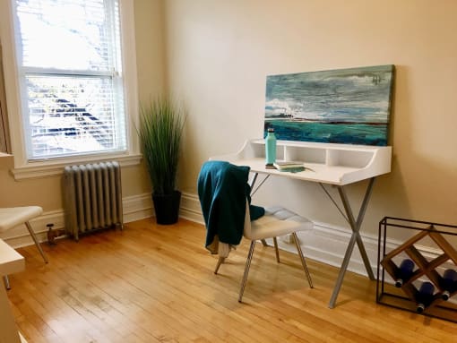 667 Wolseley Apartment