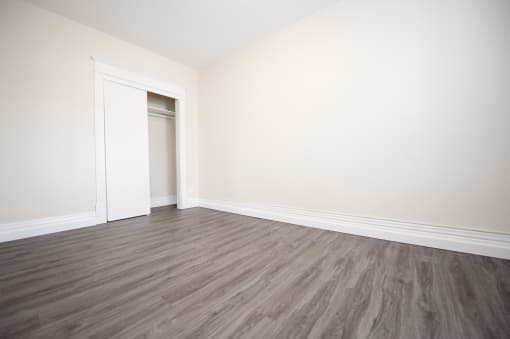 349 Daly Apartment