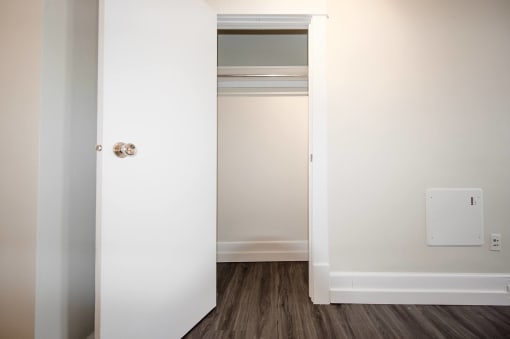 349 Daly Apartment