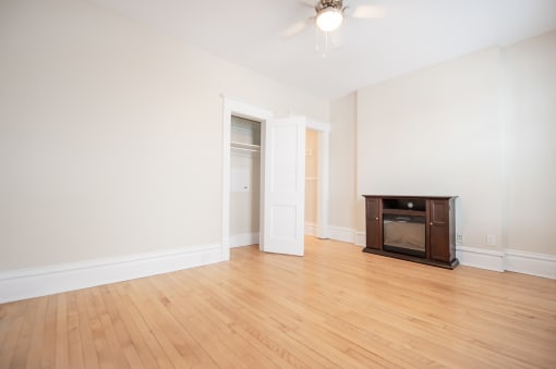 Living room at 980 Wolseley Apartment Suites for lease in Winnipeg