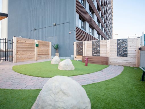 Woof Top Patio at 190 Smith Apartment Suites