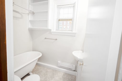 667 Wolseley Apartment