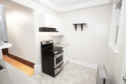 667 Wolseley Apartment
