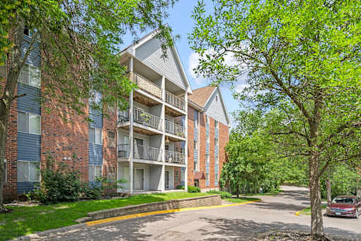 the preserve at ballantyne commons apartments leasing opportunities  commons apartments