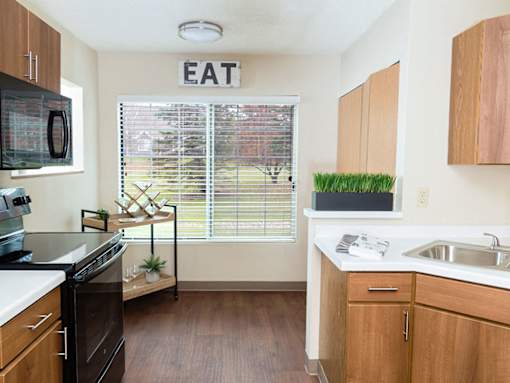 Mequon Trail Townhomes - Kitchen