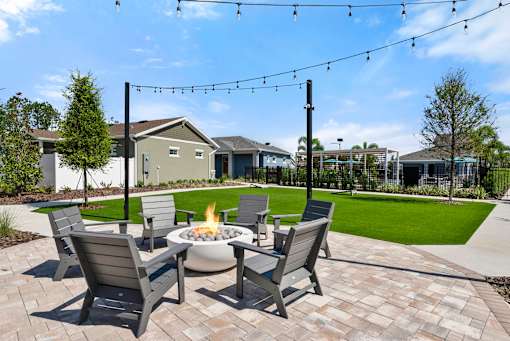 Outdoor Fire Pit at Avilla Cypress Creek, Sun City Center, FL 33573