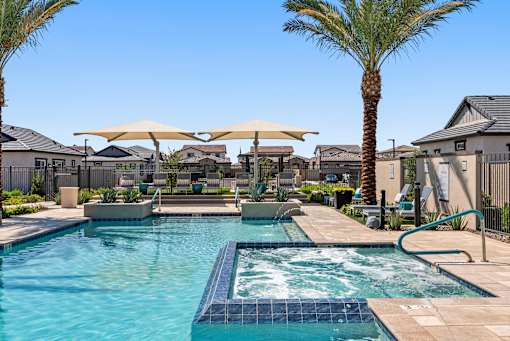 Resort Style Pool & Hot Tub at Avilla Palomino, Glendale, AZ 85302