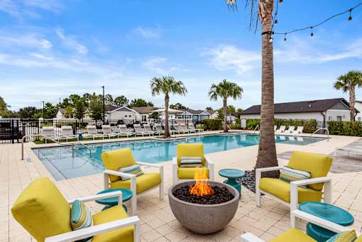 Outdoor Fire Pit at Avilla Suncoast Apartments, Odessa, 33556