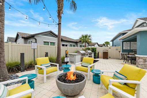 Outdoor Seating at Avilla Suncoast Apartments, Odessa, Florida