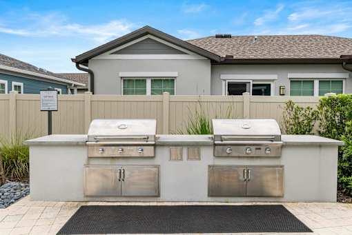 Outdoor Grill at Avilla Suncoast Apartments, Florida, 33556