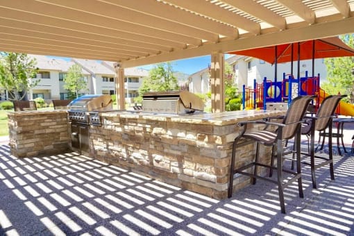 BBQ Area at Sharlands Terrace Apartments, Reno