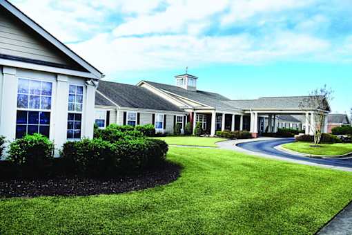 Senior Living Community Entrance at Spring Arbor of Greenville