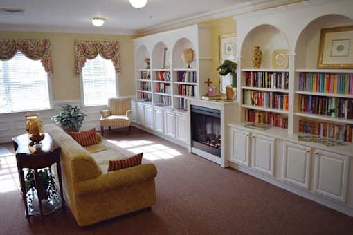 Well-Stocked Library at Spring Arbor of Williamsburg