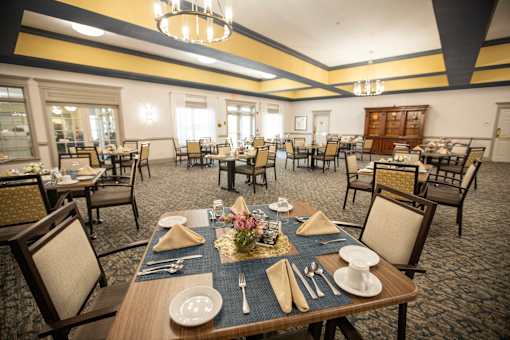 Large Dining Room at Spring Arbor of Williamsburg in Williamsburg, VA