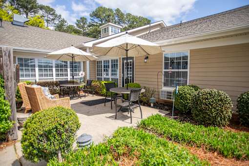 Courtyard Patio at Spring Arbor of Wilson, North Carolina