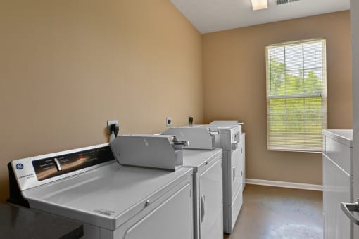 On site laundry room with washers and dryers at The Reserves of Thomas Glen, Shepherdsville, KY, 40165