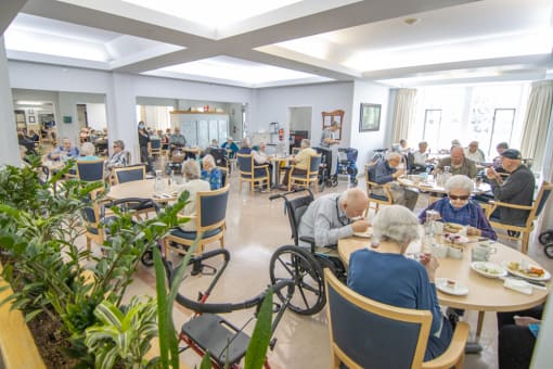 dinning room full of men and women living a healthy life