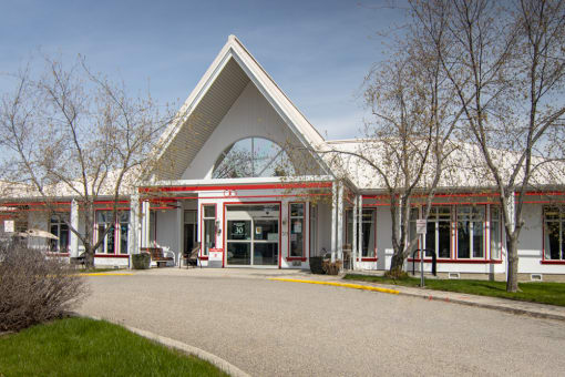 81- suite community with a mobility support wing .