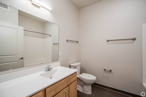 North Creek 1BR1BA Bathroom
