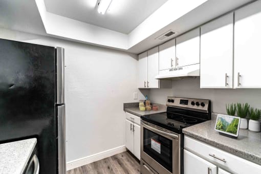 Fully Furnished Kitchen at Red Bay Apartment Complex, Jacksonville, Florida