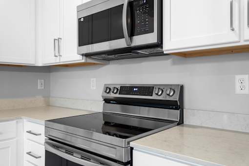 Modern Kitchen at Forest Edge Apartments, Indiana
