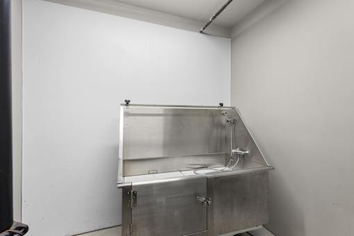 Clarksville Lofts - Pet Spa