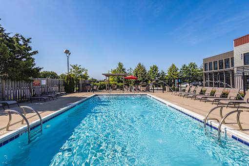 Clarksville Lofts - Pool