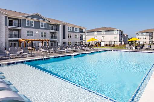 Sparkling Pool at Arlington Farms, Greenwood, IN, 46143
