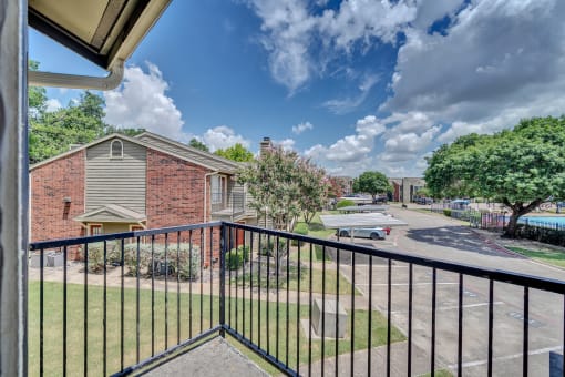 the preserve at ballantyne commons balcony view of yard and street