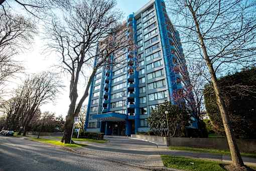 Blue Crest Apartments