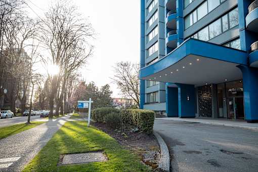 Blue Crest Apartments
