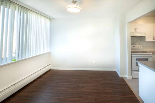 2 Bedroom Dinning Area