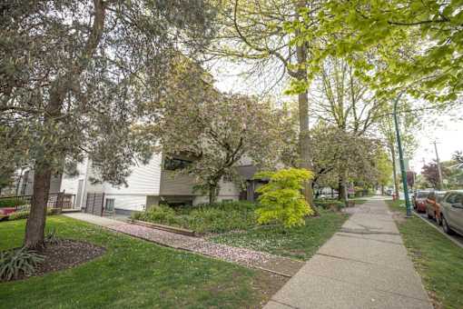 1925 Woodland Drive