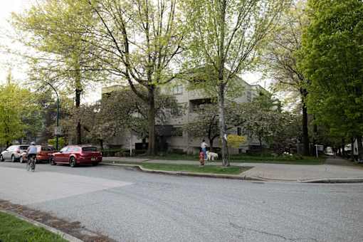 1925 Woodland Drive