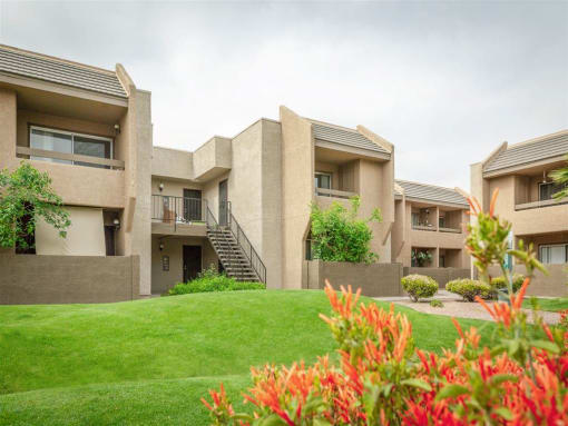 Lush Green Outdoor Spaces at Cimarron Place Apartments, Arizona, 85712