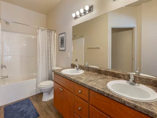 Bright Bathroom at Canyon Ridge