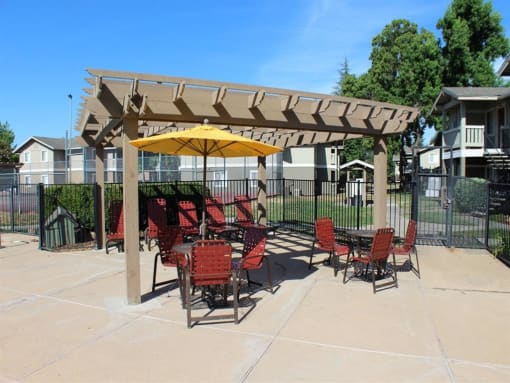 Shaded Outdoor Courtyard Area at Aspen Park Apartments, Sacramento, California