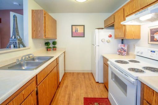 Modern Kitchen With Custom Cabinet at Aspen Park Apartments, California, 95823