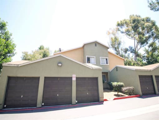 Garages Available at Creekside Villas Apartments, California