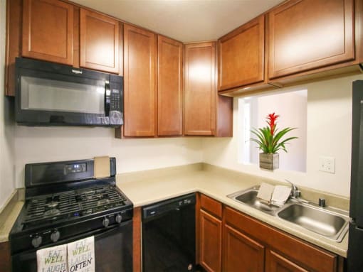 Modern Kitchen with Microwave at Creekside Villas Apartments, San Diego, CA