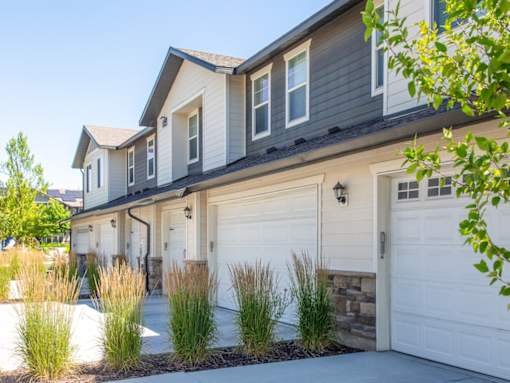 Garages at Townhomes at San Tropez